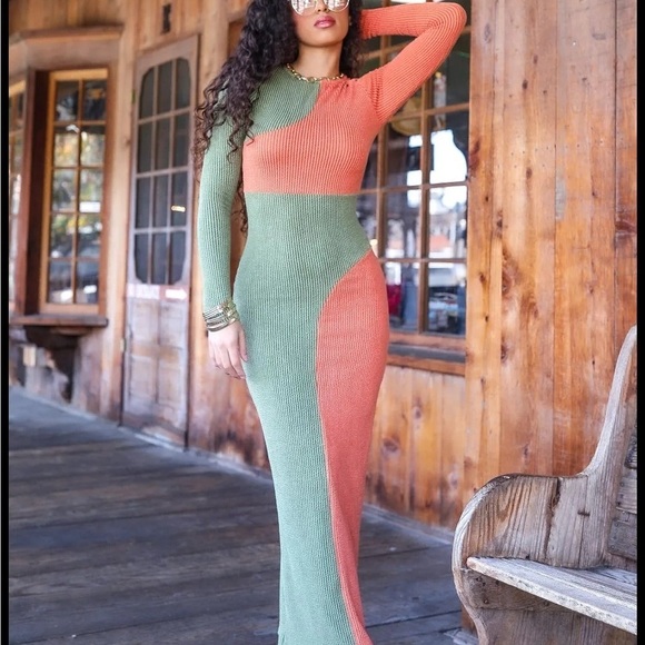 Dresses & Skirts - 12. Color block Long Sleeve Bodycon Maxi Dress